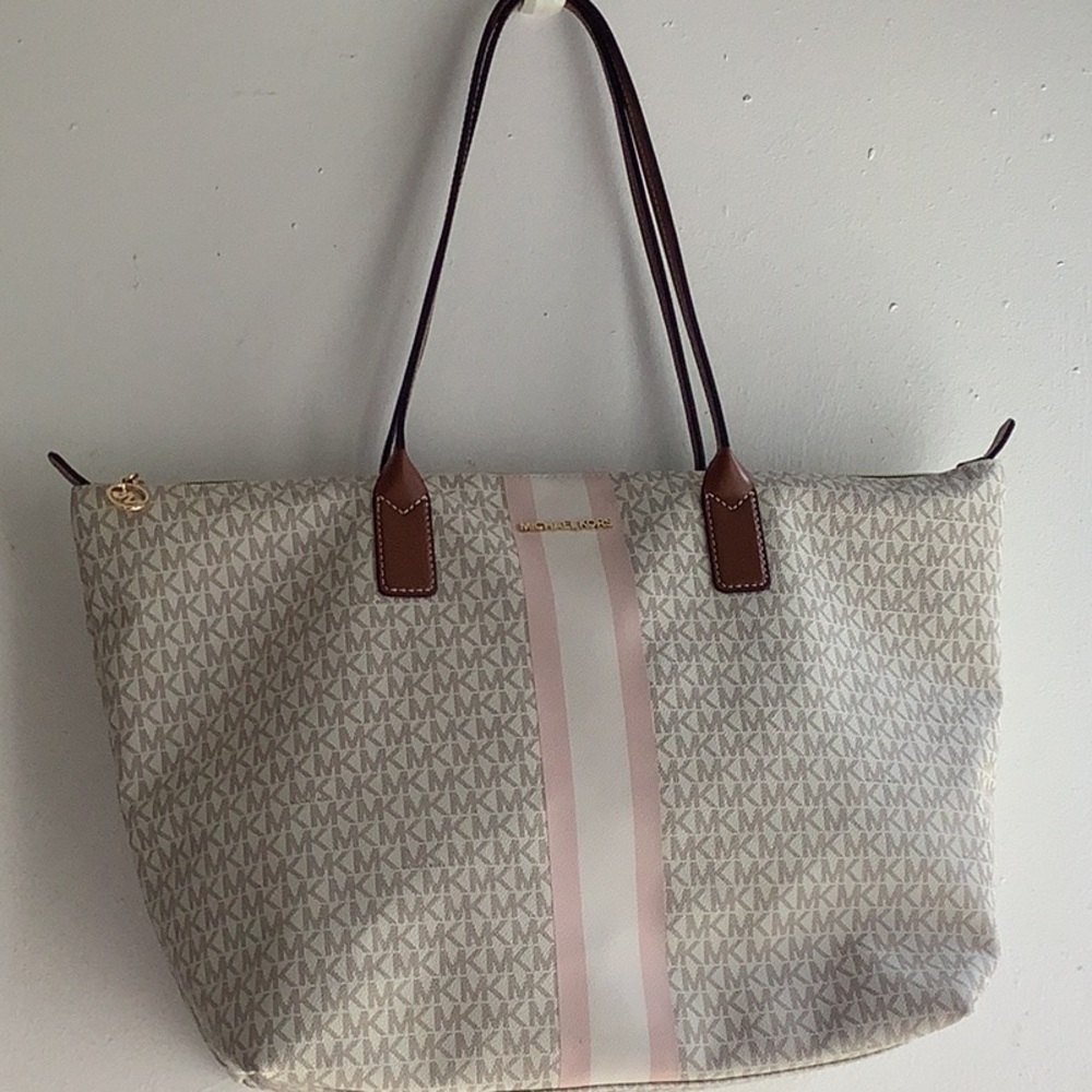 Michael kors travel bag